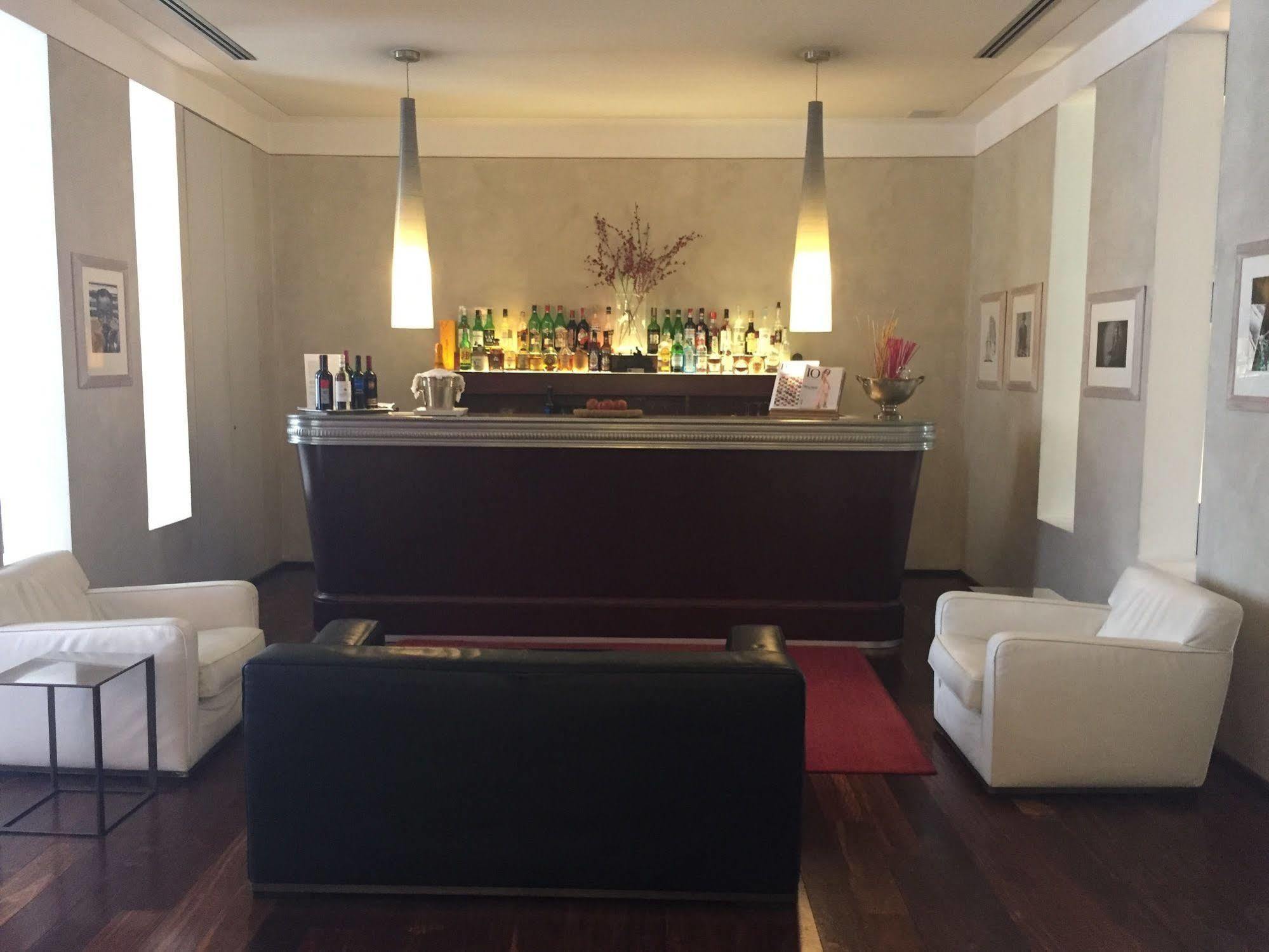 Hotel Colombia Милан Экстерьер фото